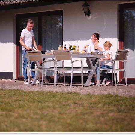 Holiday Resort Van Der Valk, Linstow Dobbin-Linstow Exteriör bild